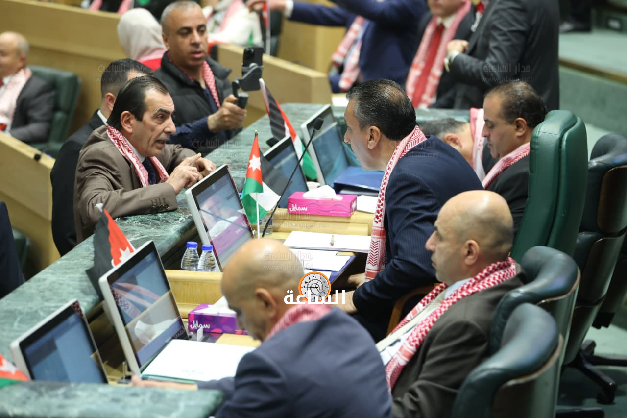 Madar Al-Saa Images 0.8190702837612343