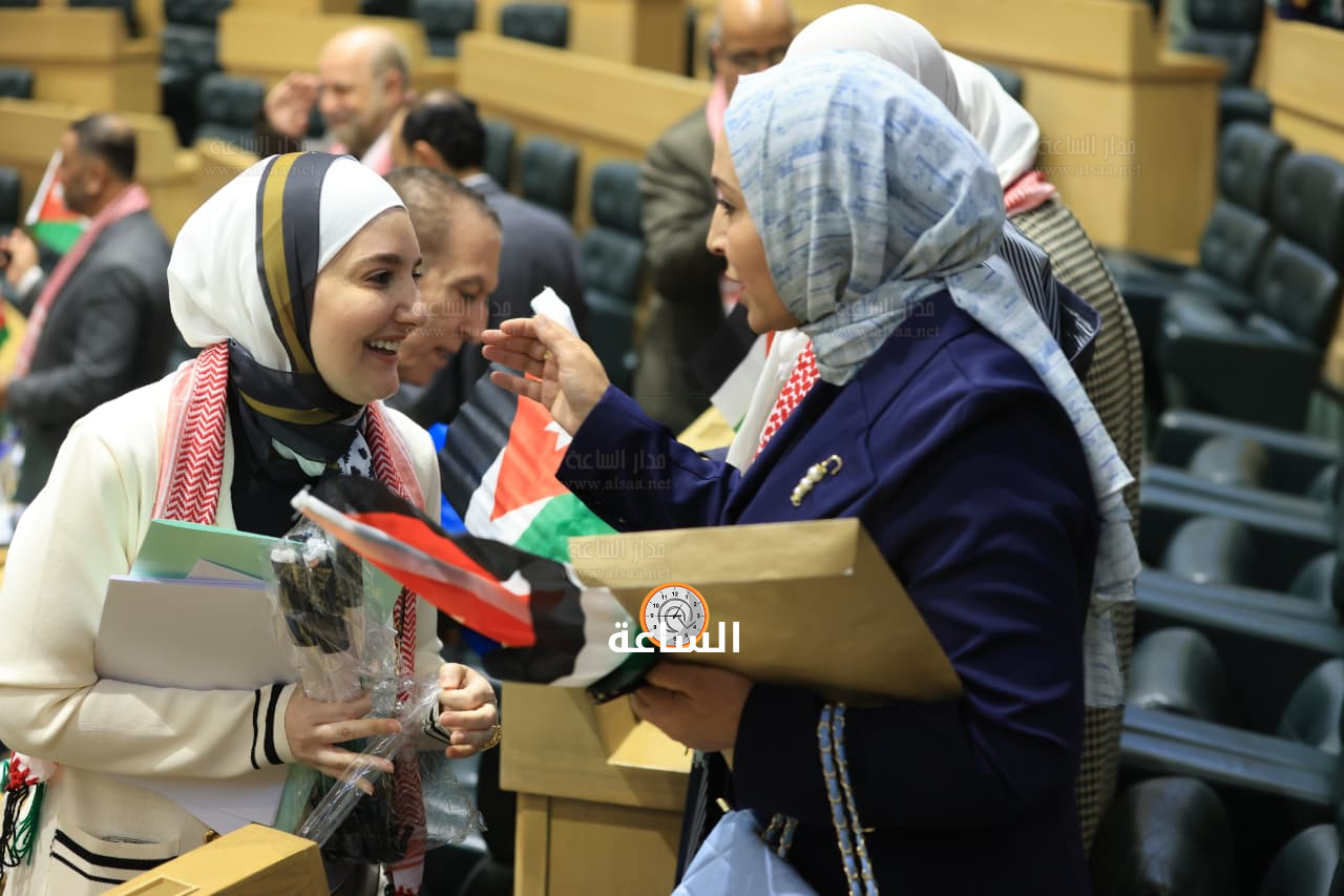 Madar Al-Saa Images 0.7243871629259673