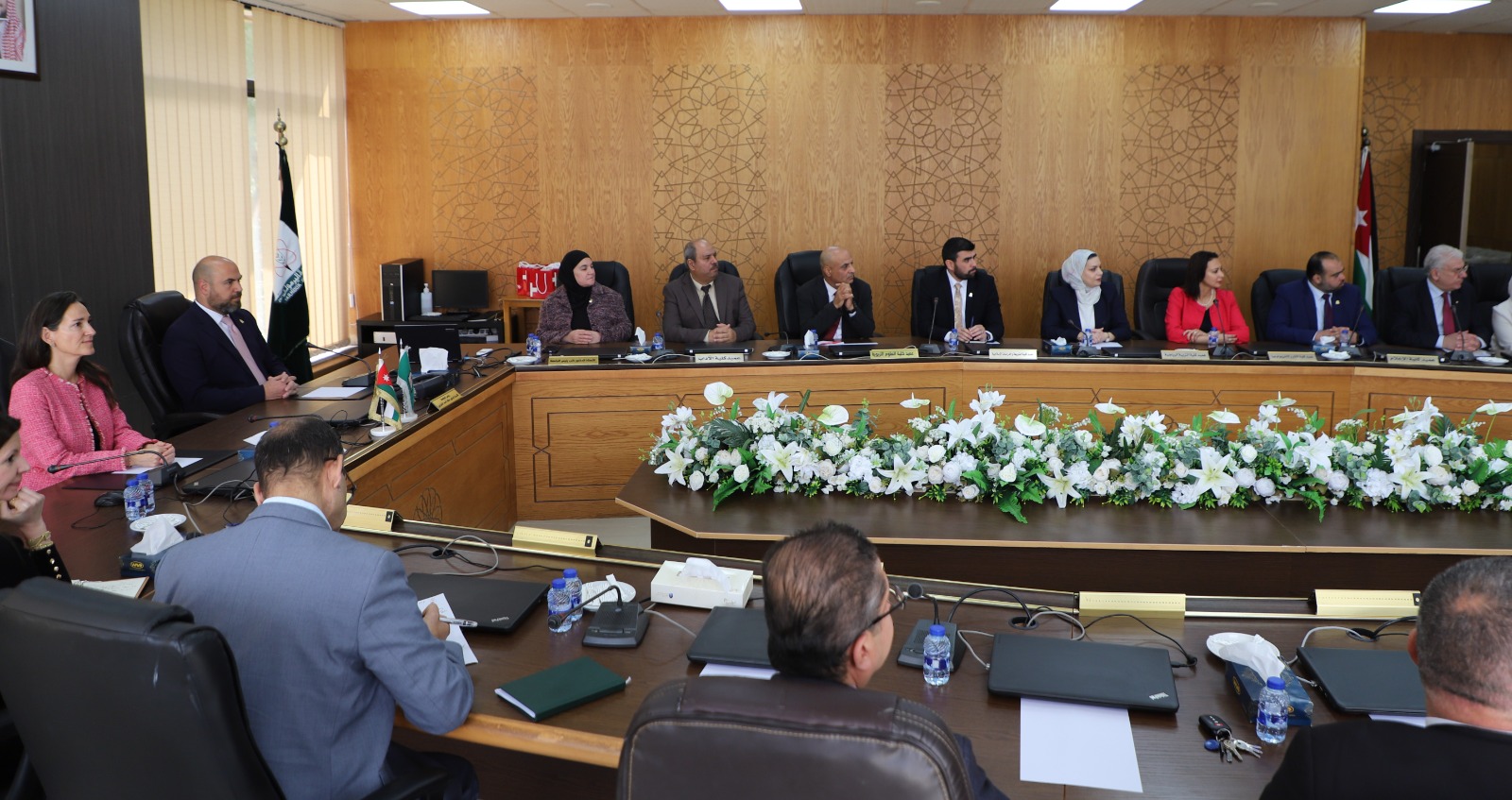 Madar Al-Saa Images 0.8999786798652376