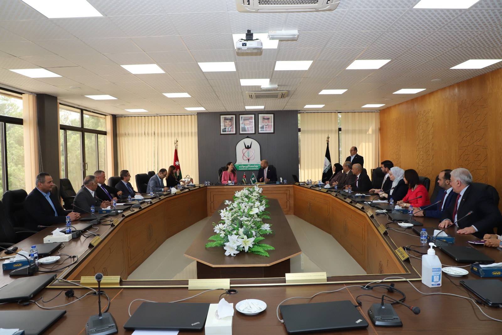 Madar Al-Saa Images 0.8061307970446965