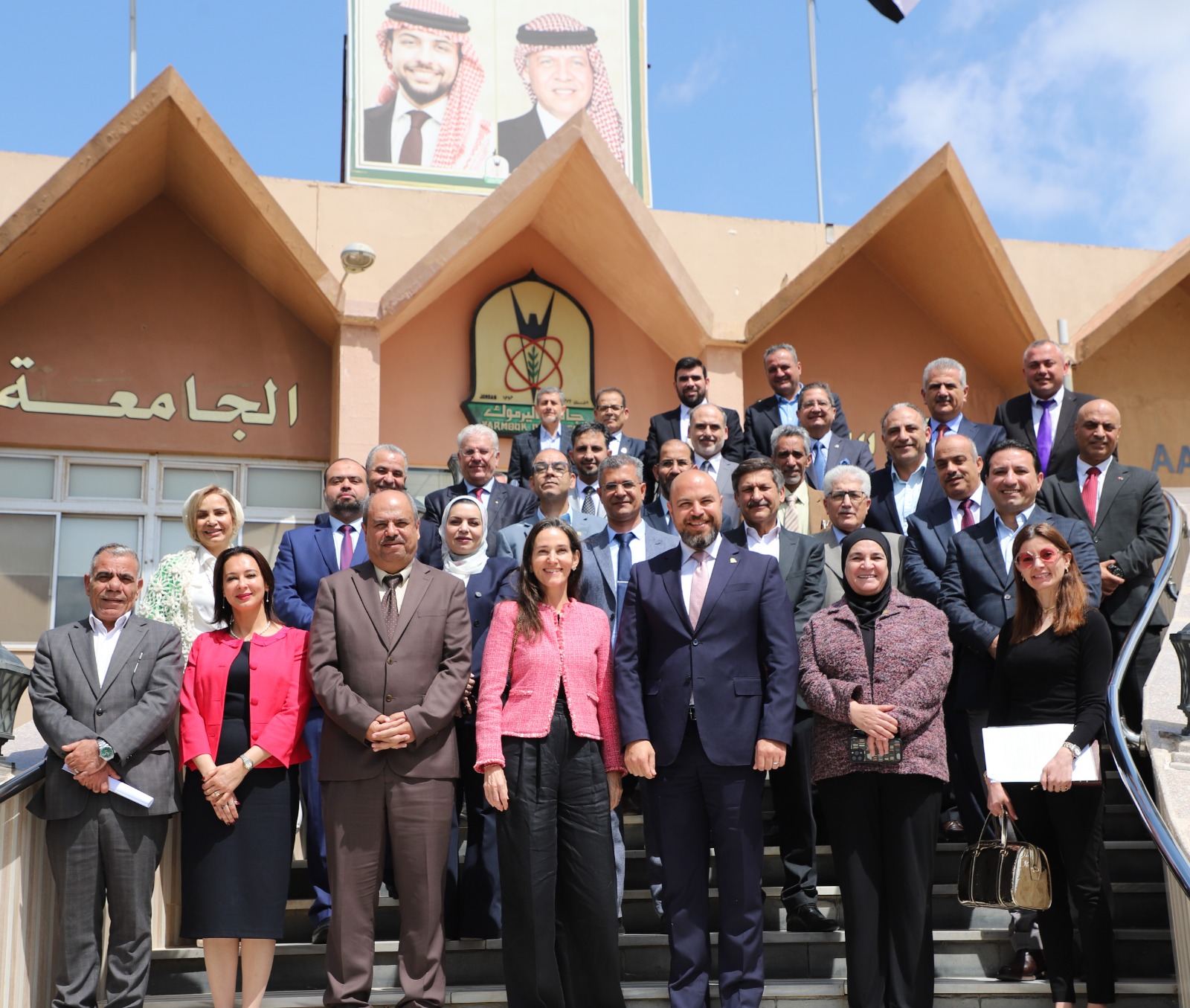 Madar Al-Saa Images 0.4400085471841142