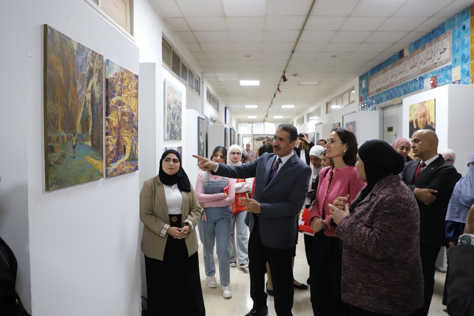 Madar Al-Saa Images 0.5981748702435697