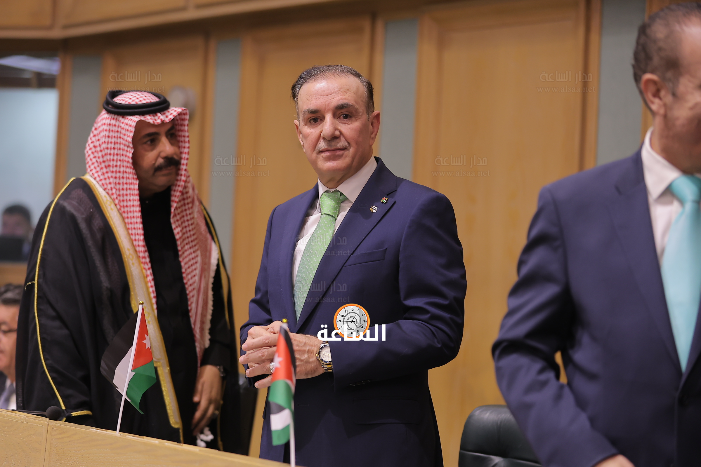 Madar Al-Saa Images 0.3423234409627176