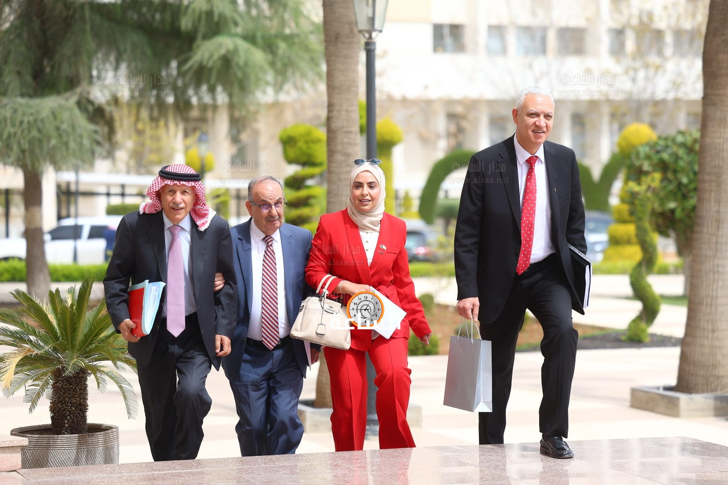 Madar Al-Saa Images 0.4885491775671771