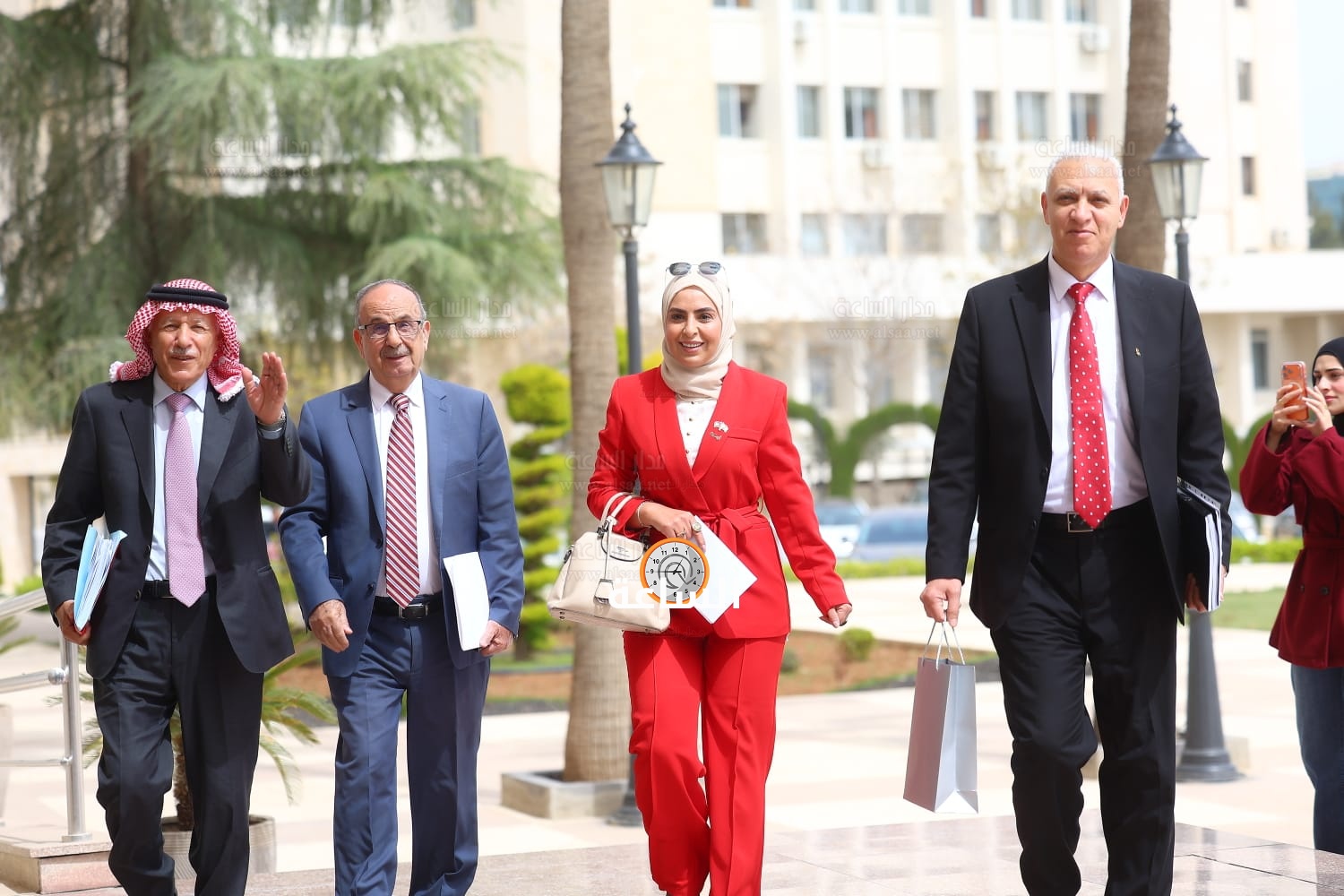 Madar Al-Saa Images 0.4294632326819634