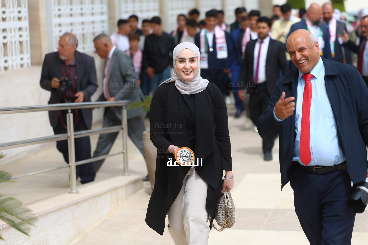 Madar Al-Saa Images 0.4123887653497229