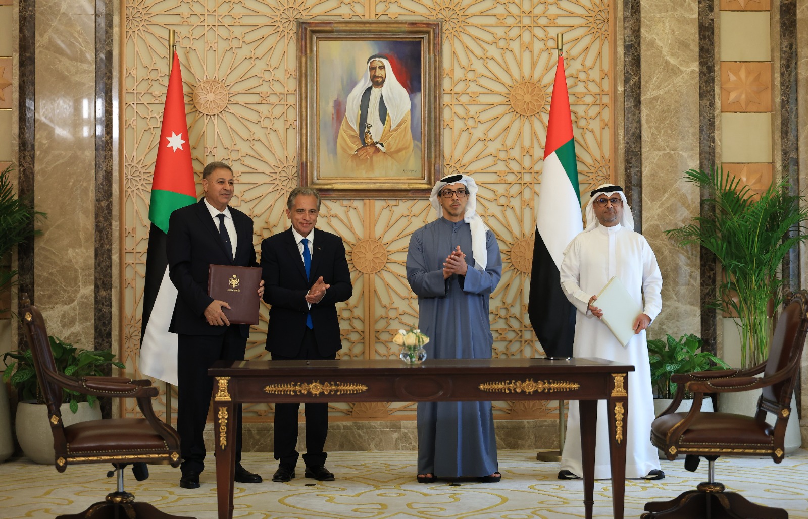 Madar Al-Saa Images 0.5872984204870463