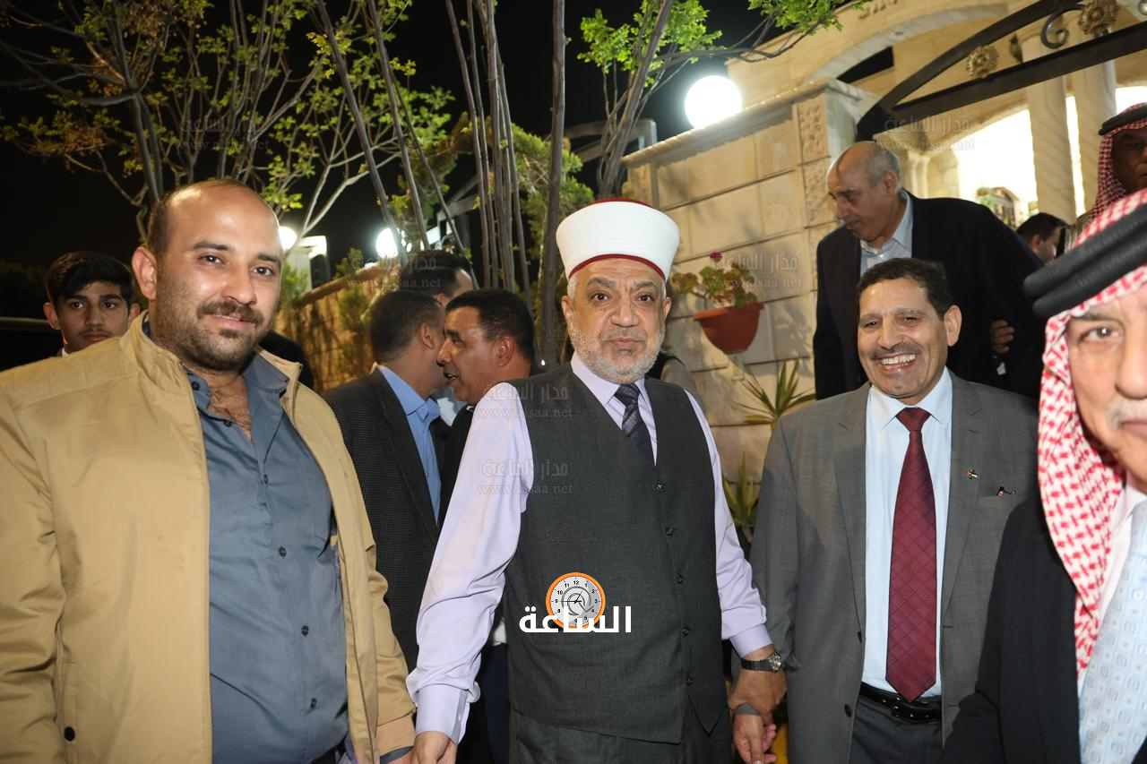 Madar Al-Saa Images 0.3032065156511232