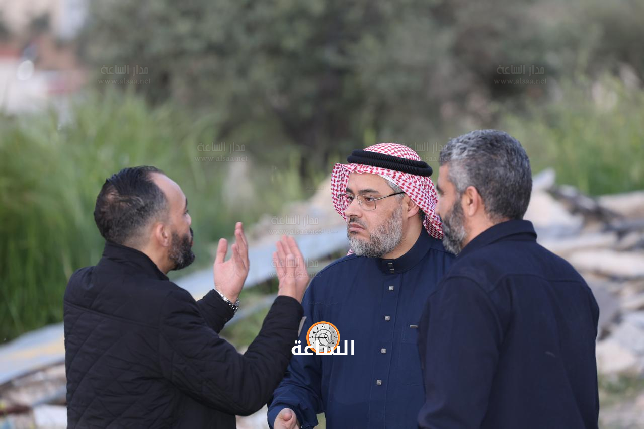 Madar Al-Saa Images 0.4891315876650064