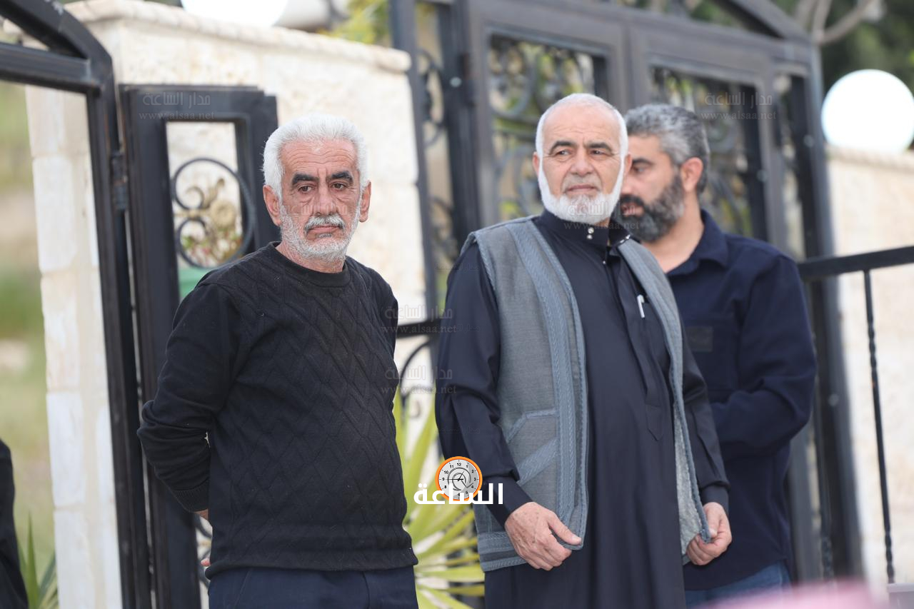 Madar Al-Saa Images 0.3010534659007861