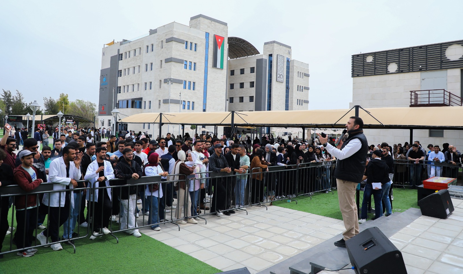 Madar Al-Saa Images 0.02121184816869126