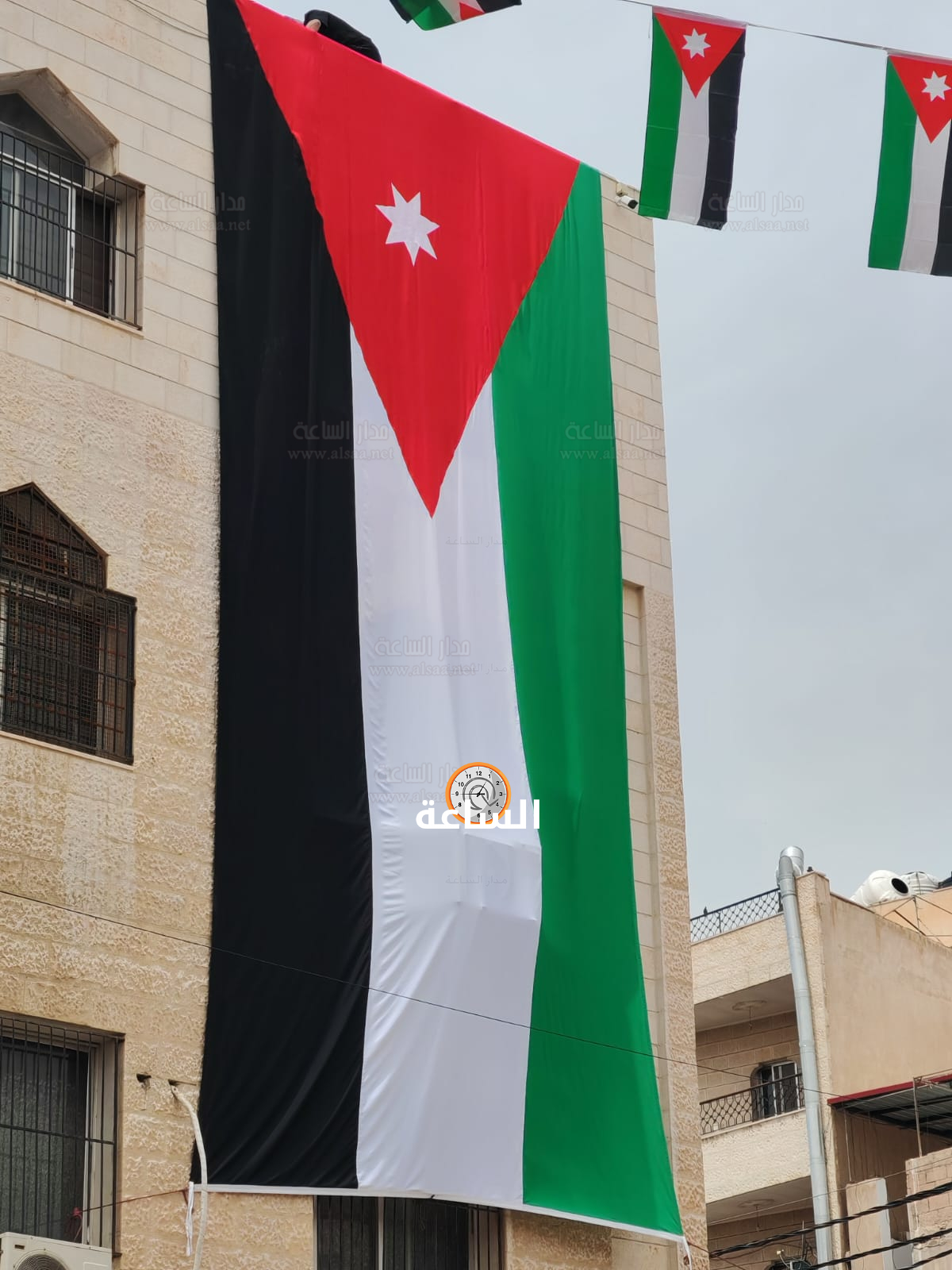 Madar Al-Saa Images 0.903090782674387