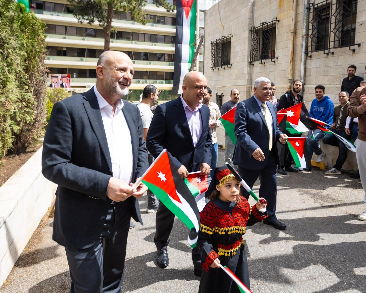 Madar Al-Saa Images 0.3039950047897141