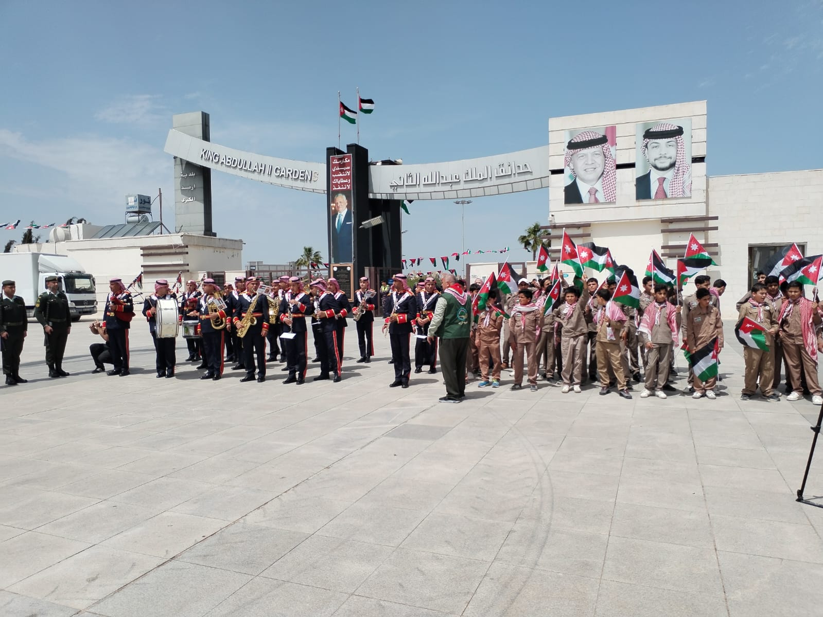 Madar Al-Saa Images 0.7451518603721528