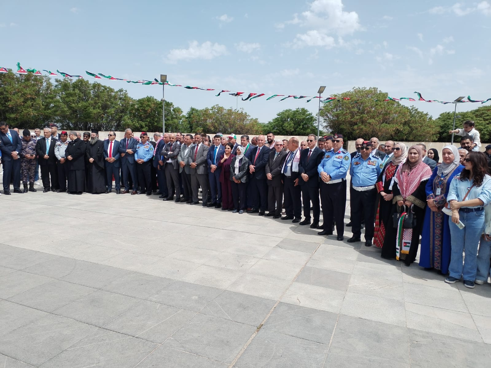 Madar Al-Saa Images 0.09369727647687909