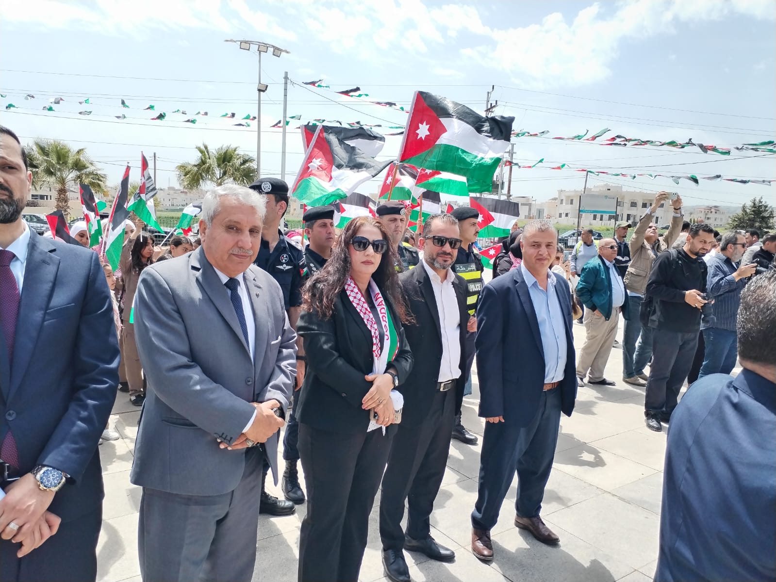 Madar Al-Saa Images 0.026143611010379875