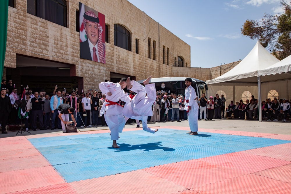 Madar Al-Saa Images 0.9482371302628229