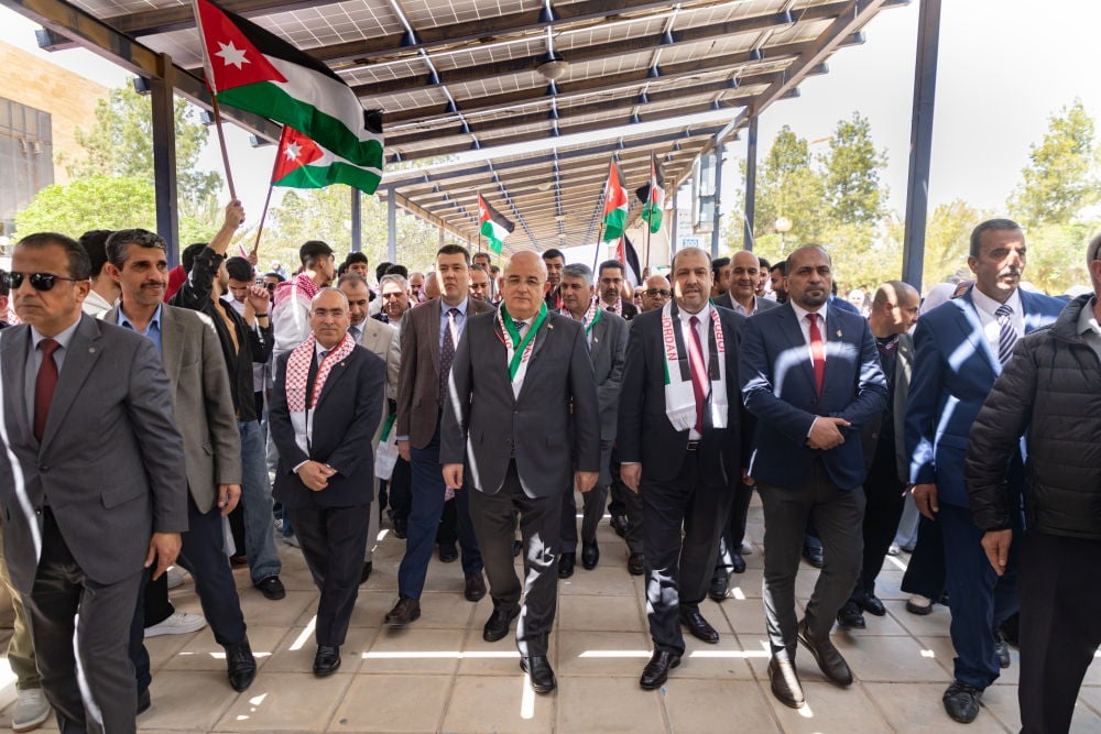 Madar Al-Saa Images 0.5232715490509712