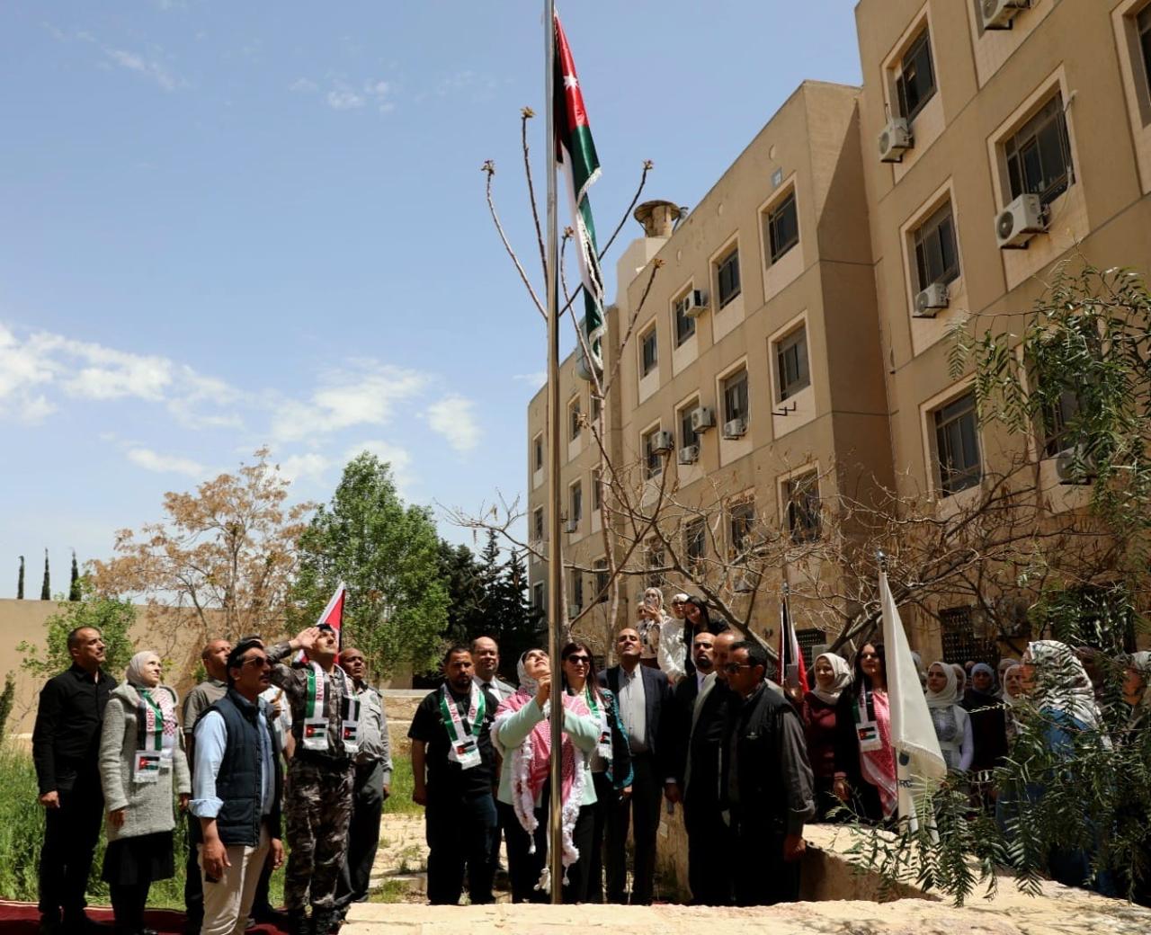 Madar Al-Saa Images 0.4165962923976423