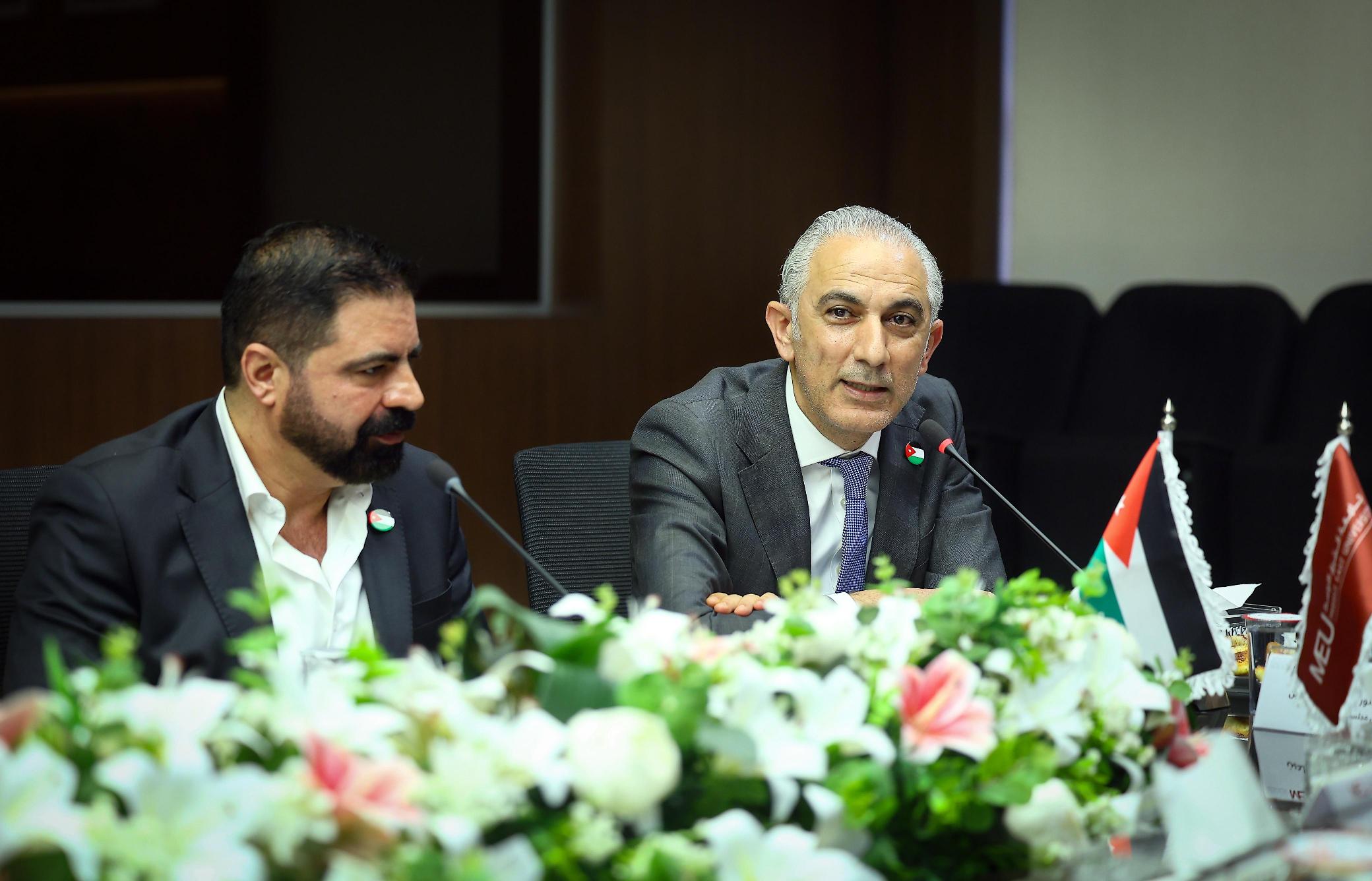 Madar Al-Saa Images 0.5040374951683796