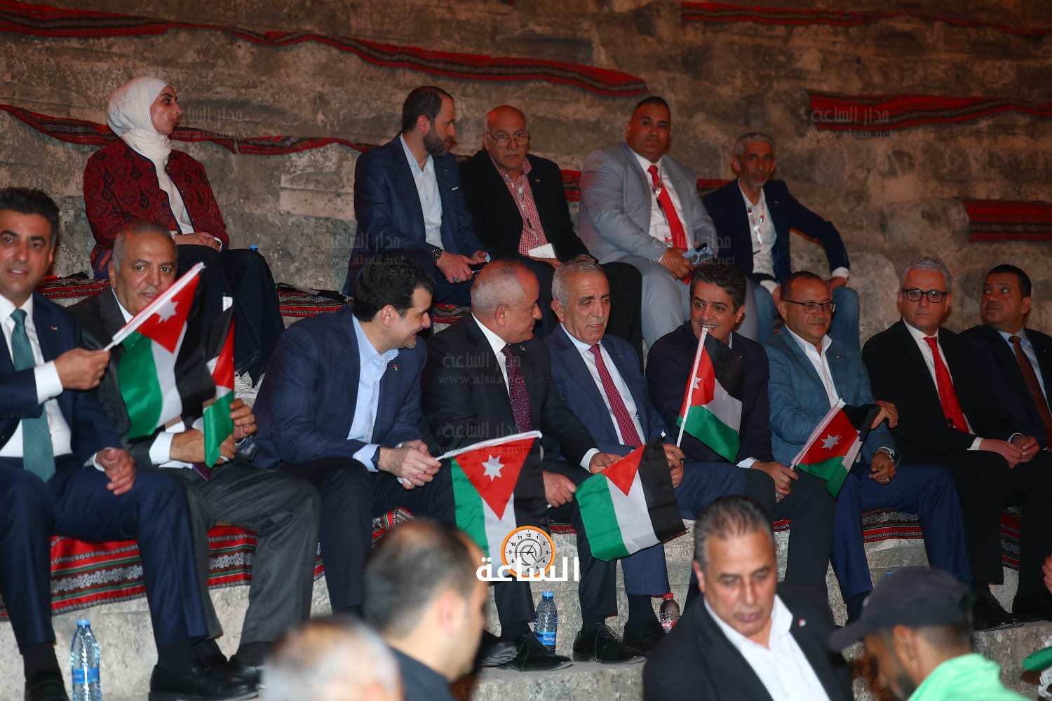 Madar Al-Saa Images 0.5378425179540216