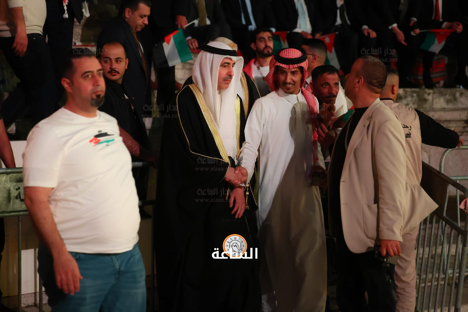 Madar Al-Saa Images 0.0742307159066955