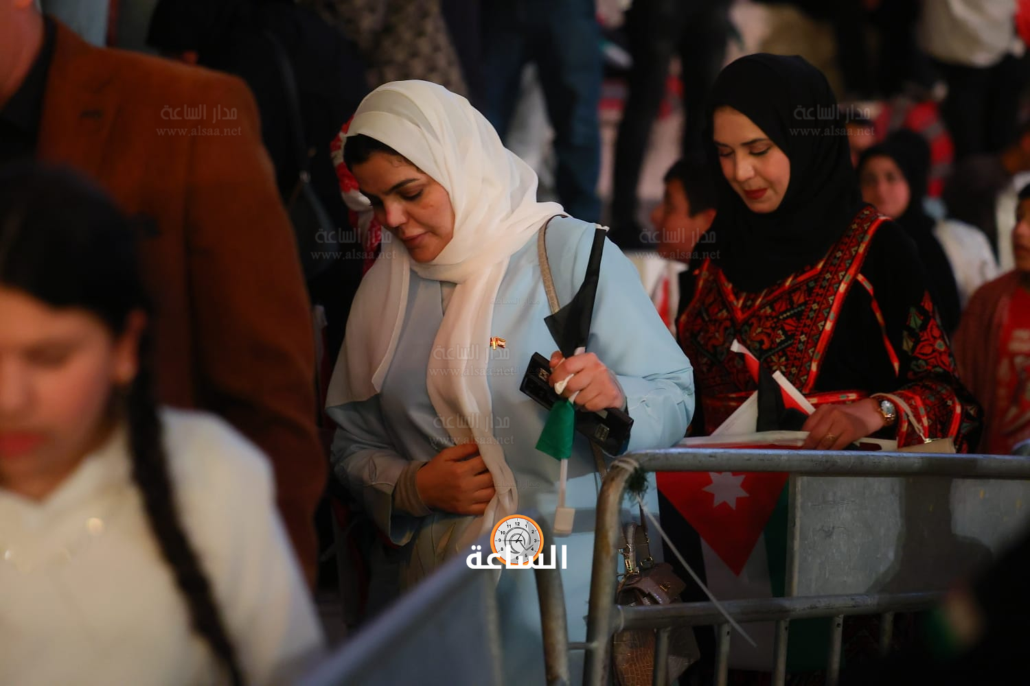 Madar Al-Saa Images 0.05009818770119112