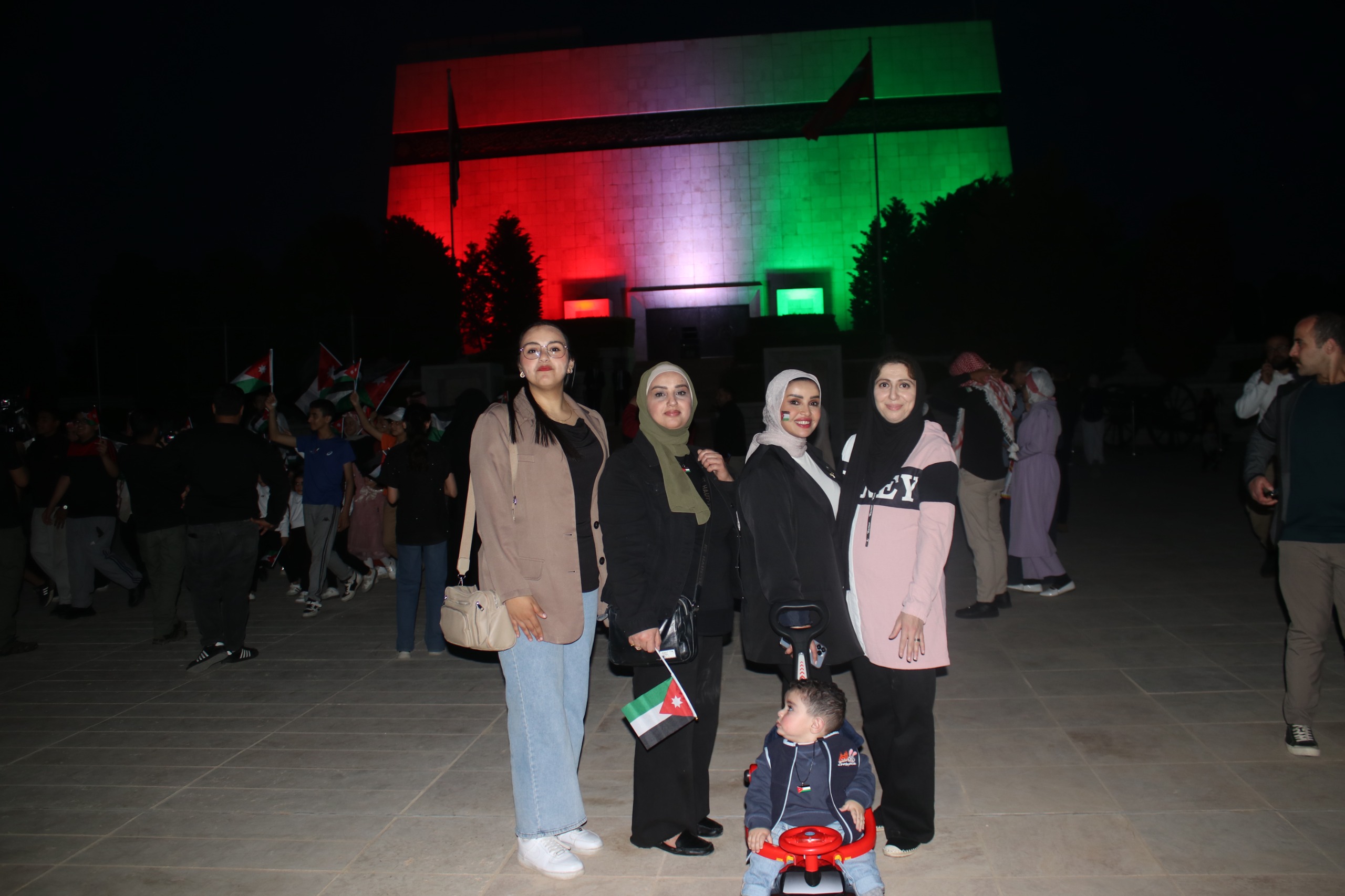 Madar Al-Saa Images 0.2606259634568181