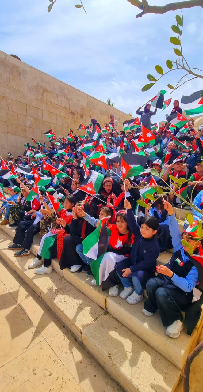 Madar Al-Saa Images 0.2183109349285015