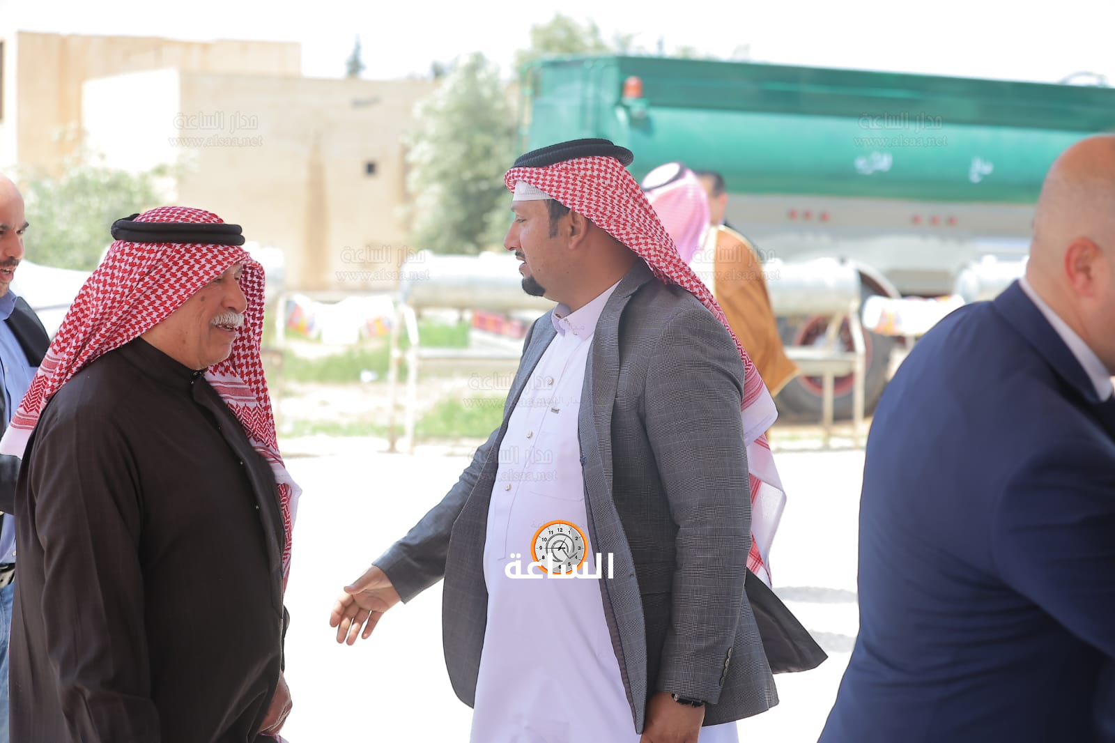 Madar Al-Saa Images 0.04388519483561726