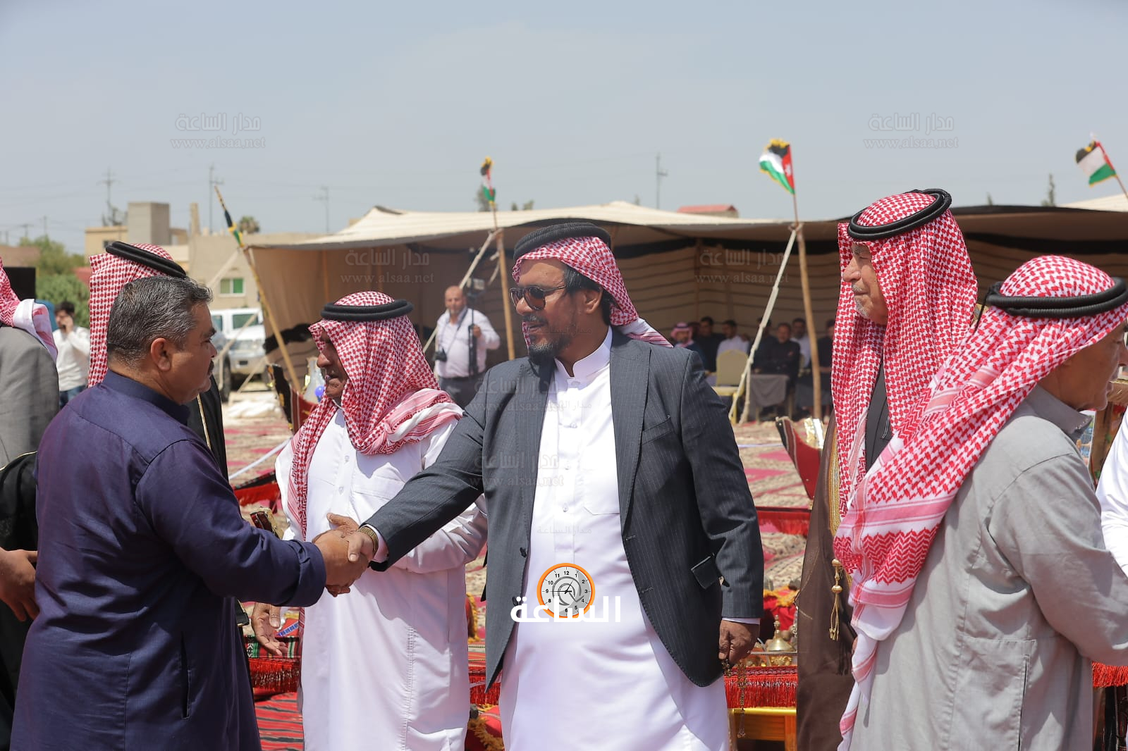 Madar Al-Saa Images 0.044084179598747664