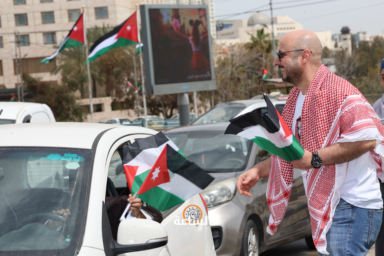 Madar Al-Saa Images 0.9749878345135917