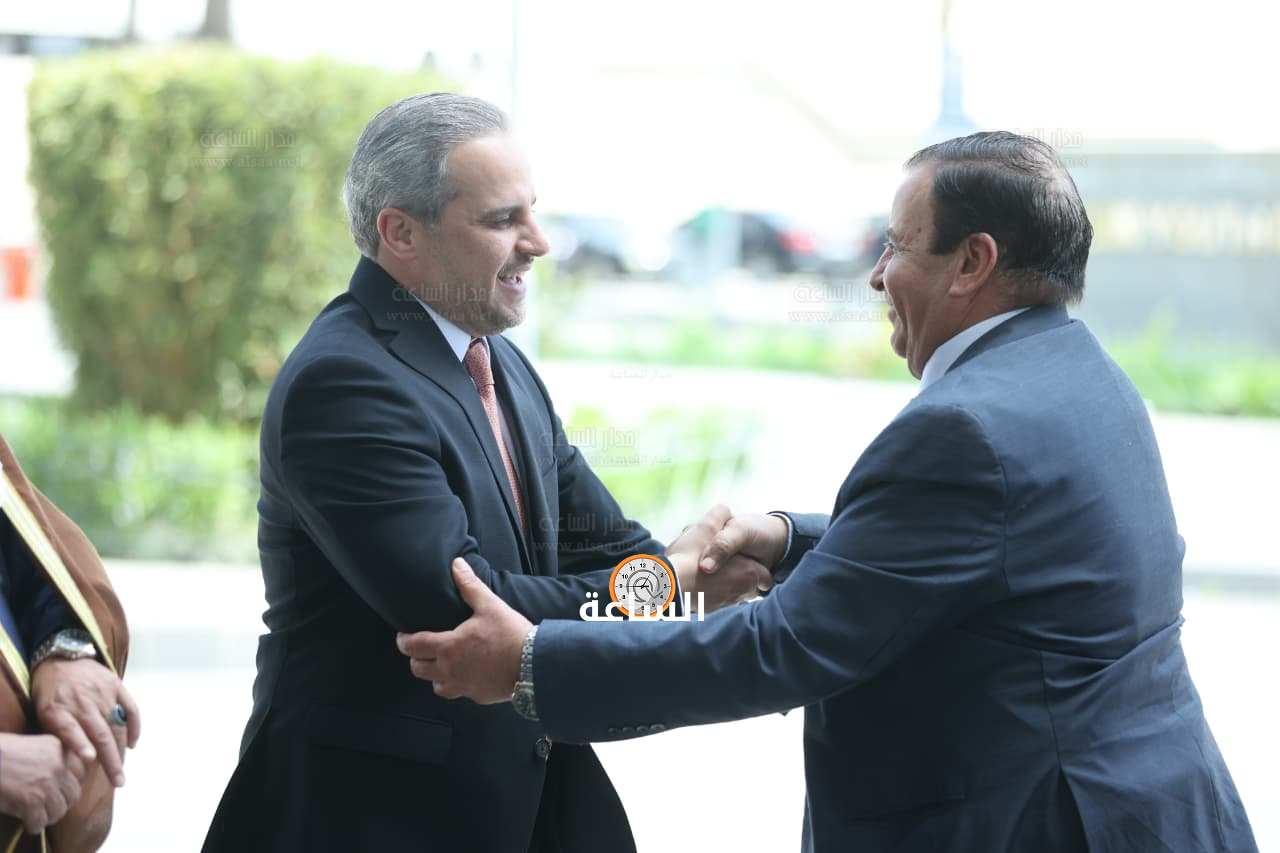 Madar Al-Saa Images 0.500632786068709