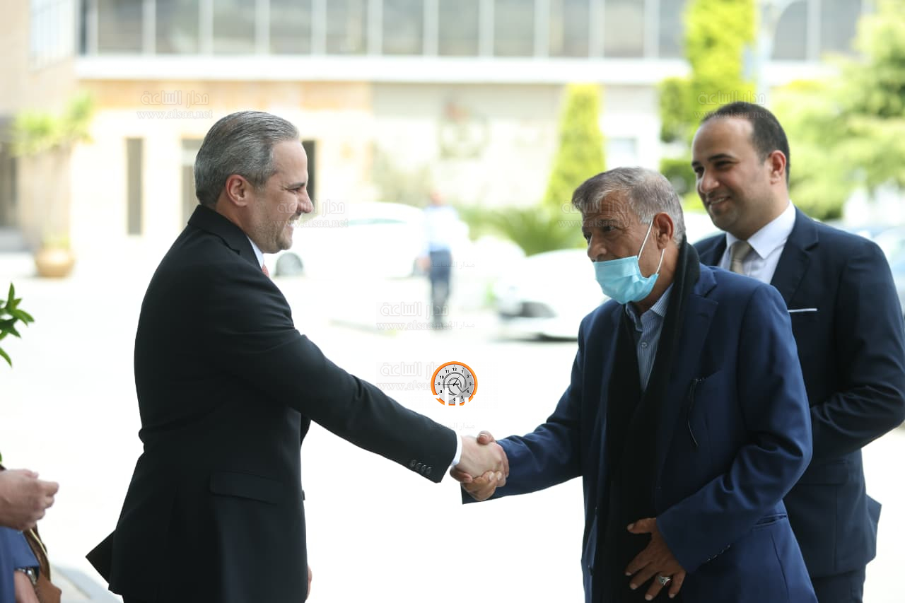 Madar Al-Saa Images 0.5571309929167148