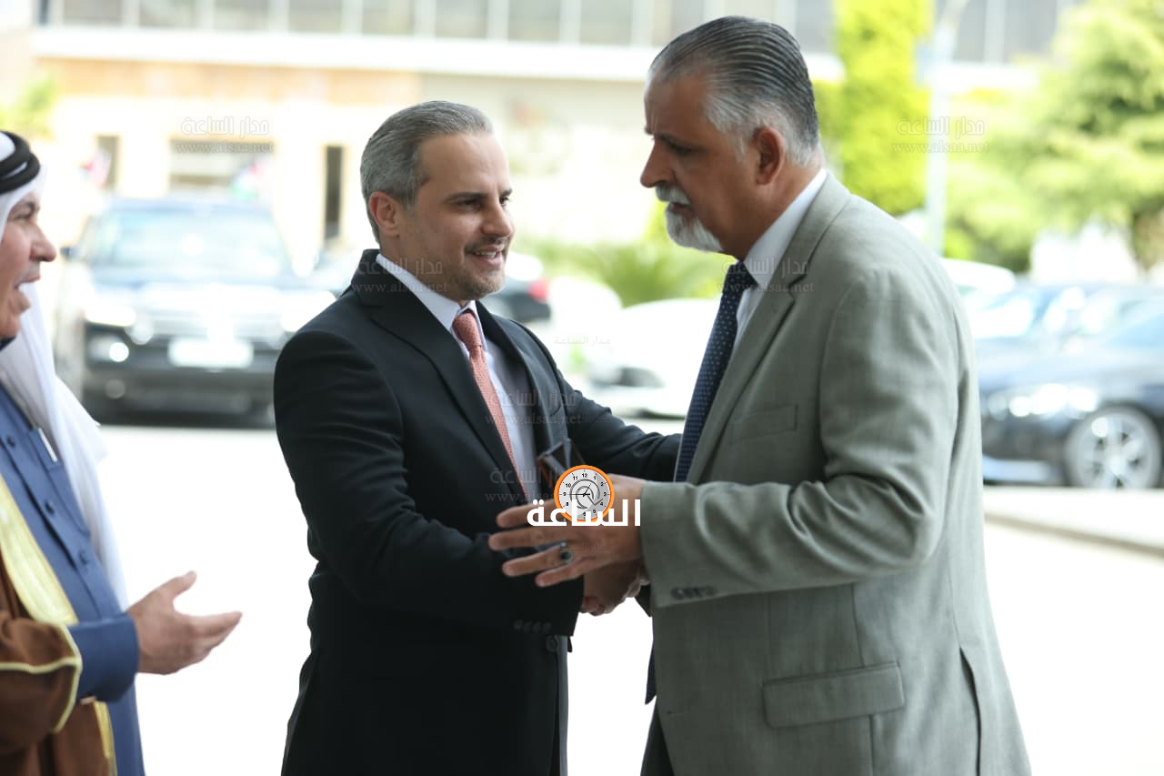 Madar Al-Saa Images 0.9218649175539325