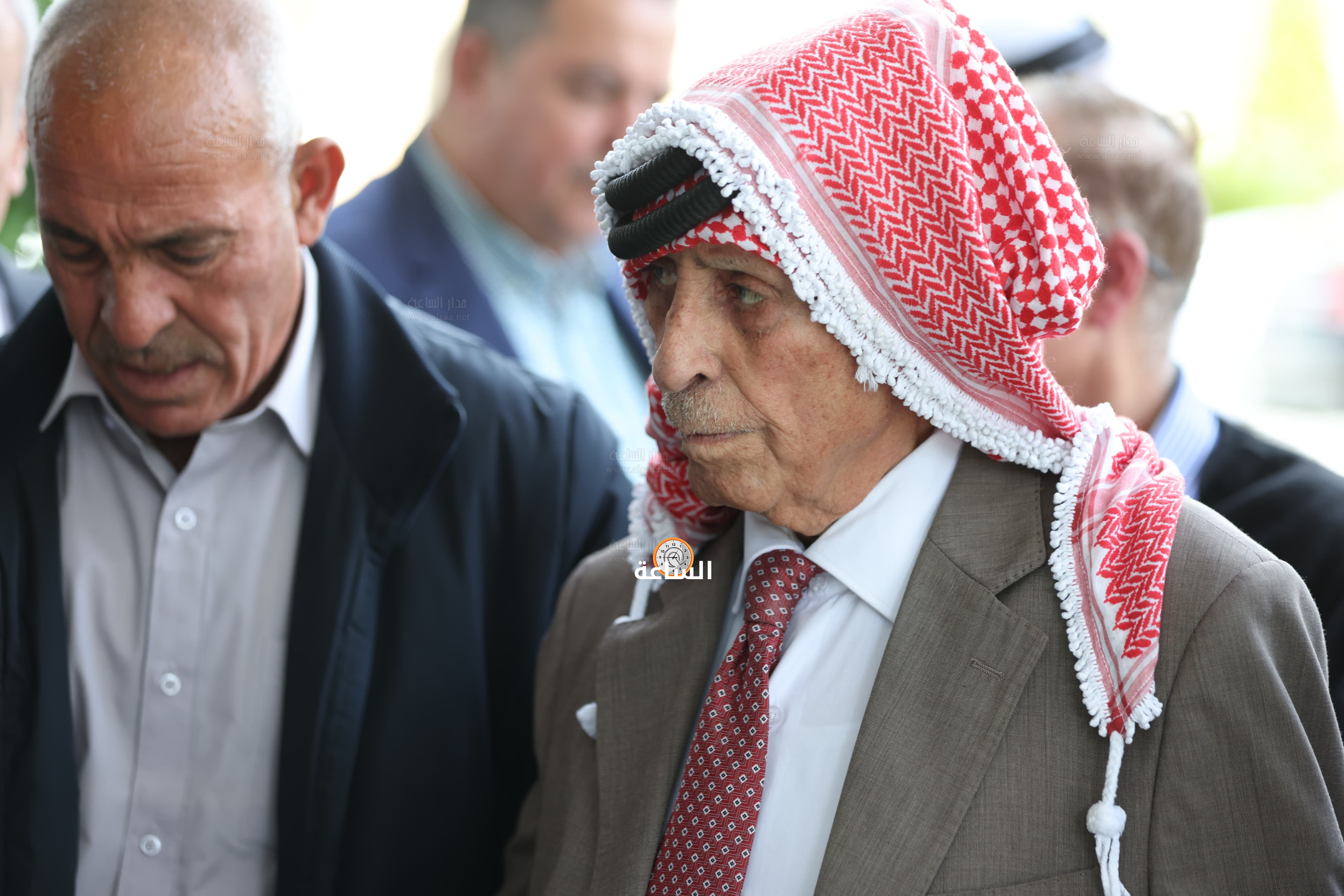 Madar Al-Saa Images 0.4261704057309521