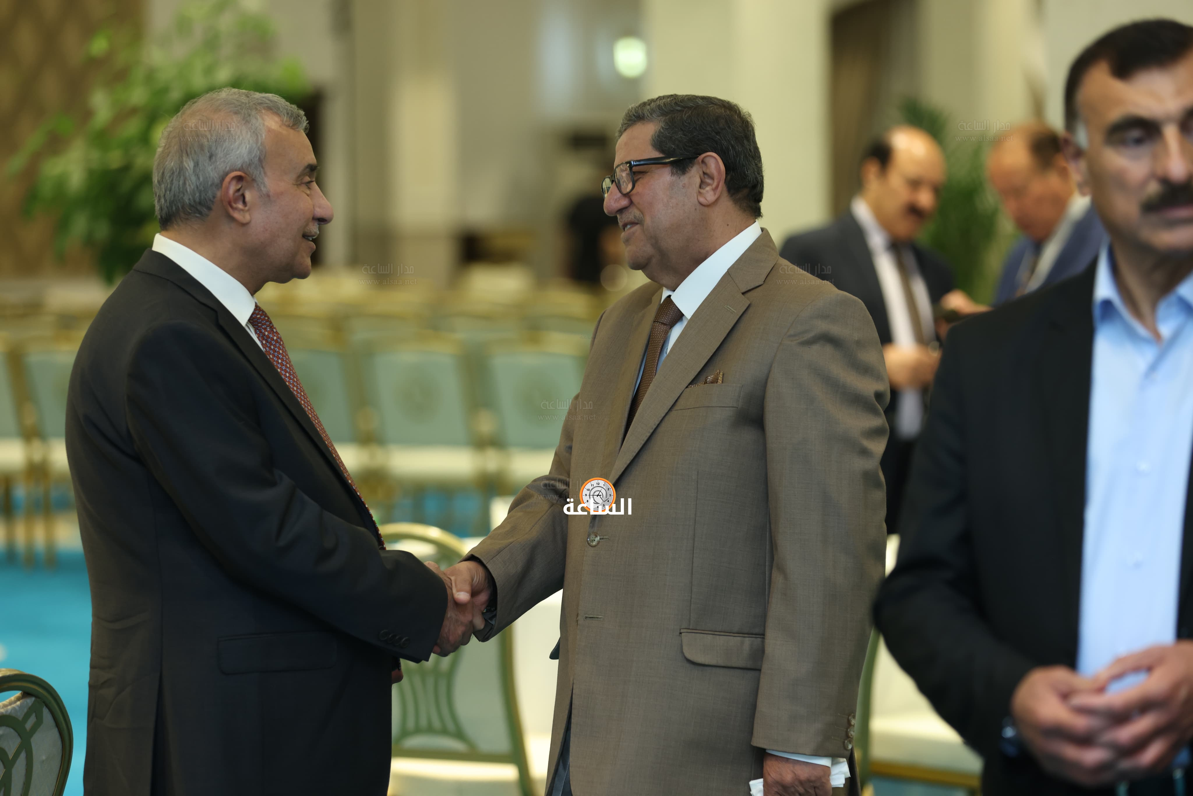 Madar Al-Saa Images 0.7055521568118754