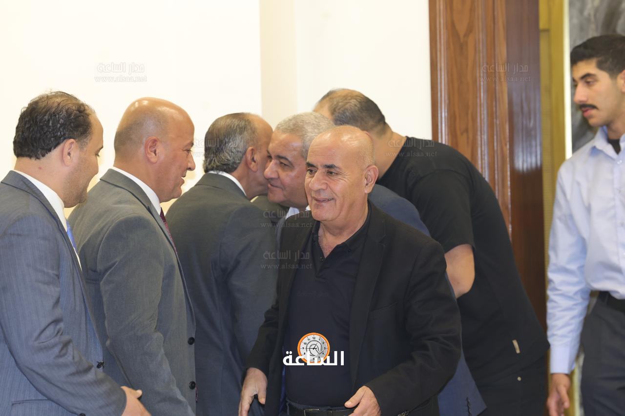 Madar Al-Saa Images 0.4282058713328646