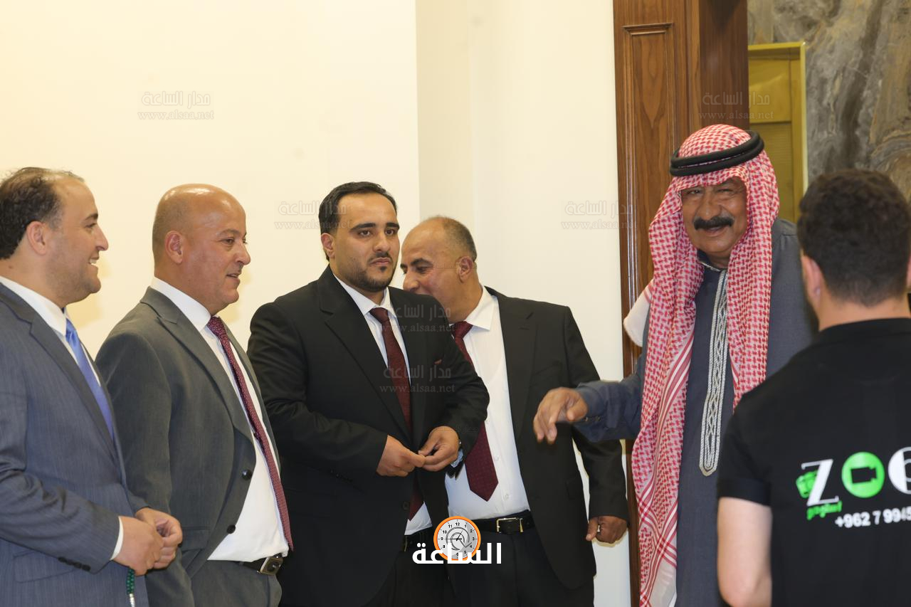 Madar Al-Saa Images 0.8962696387221747