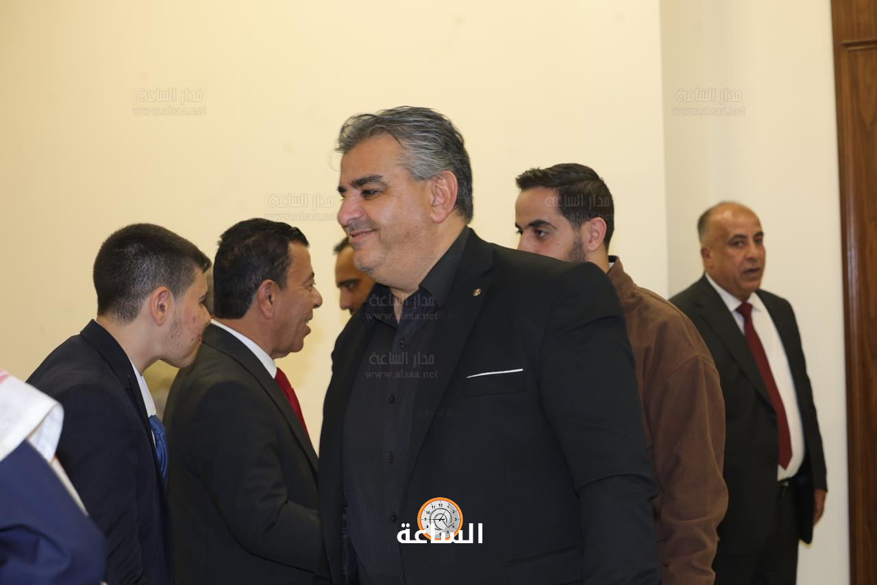 Madar Al-Saa Images 0.5001576662638229