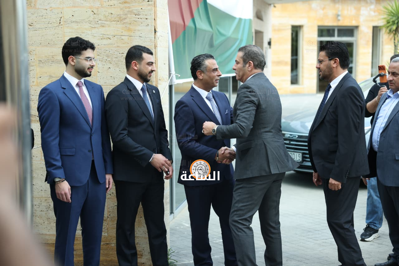 Madar Al-Saa Images 0.03500348377675877