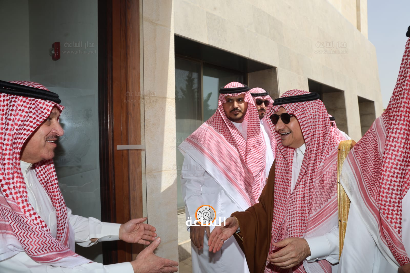 Madar Al-Saa Images 0.32727516069123264