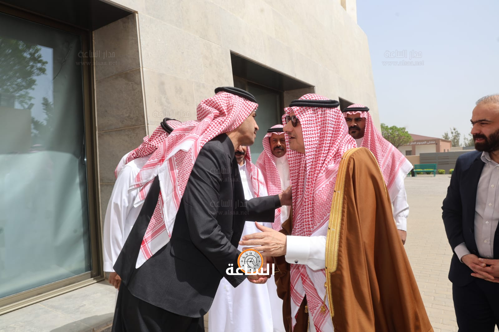 Madar Al-Saa Images 0.7056412798534738