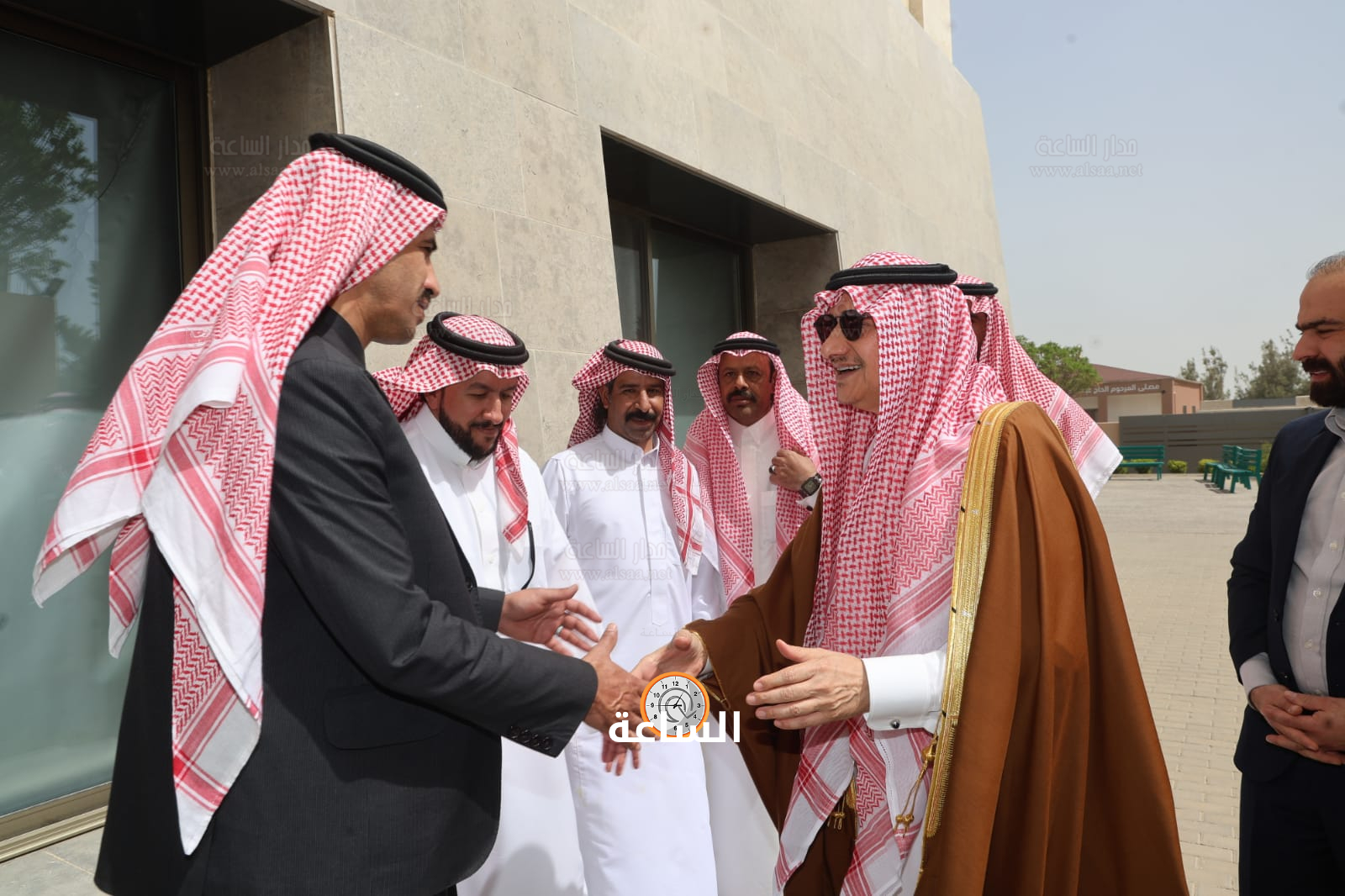 Madar Al-Saa Images 0.7066680471071191