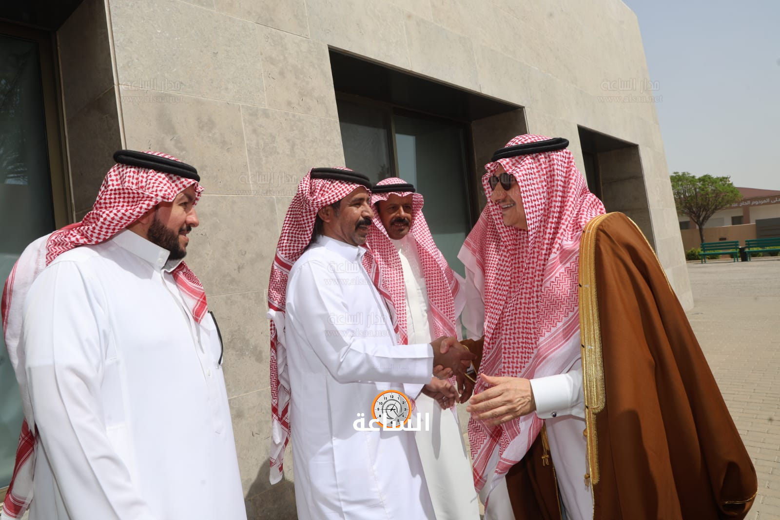 Madar Al-Saa Images 0.4535442960972492