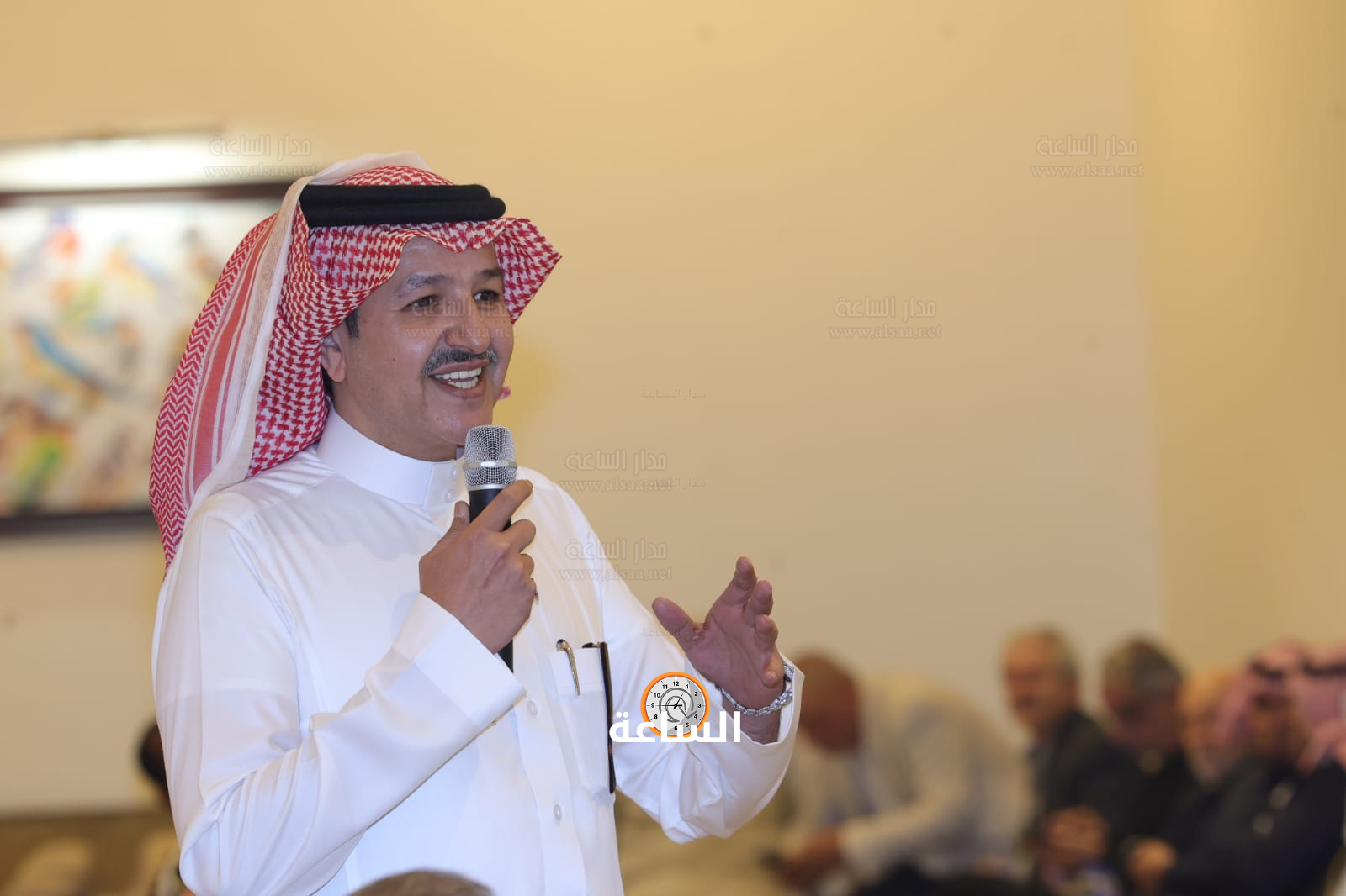 Madar Al-Saa Images 0.33014146017499135