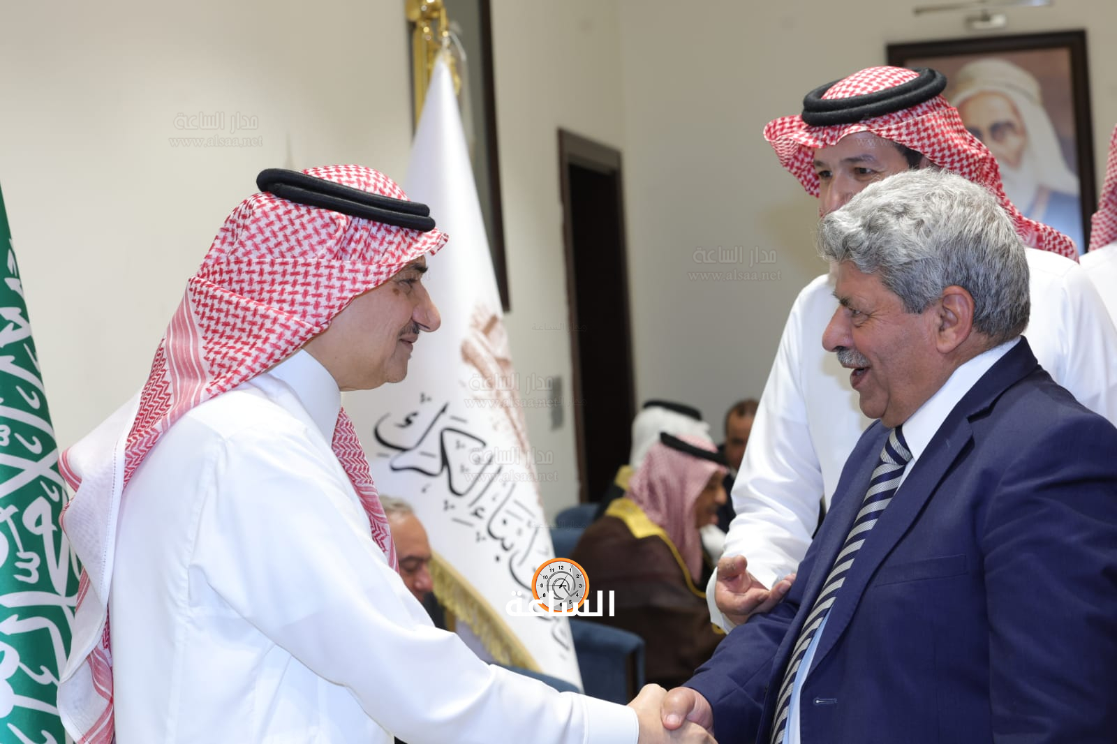 Madar Al-Saa Images 0.16485145631684883