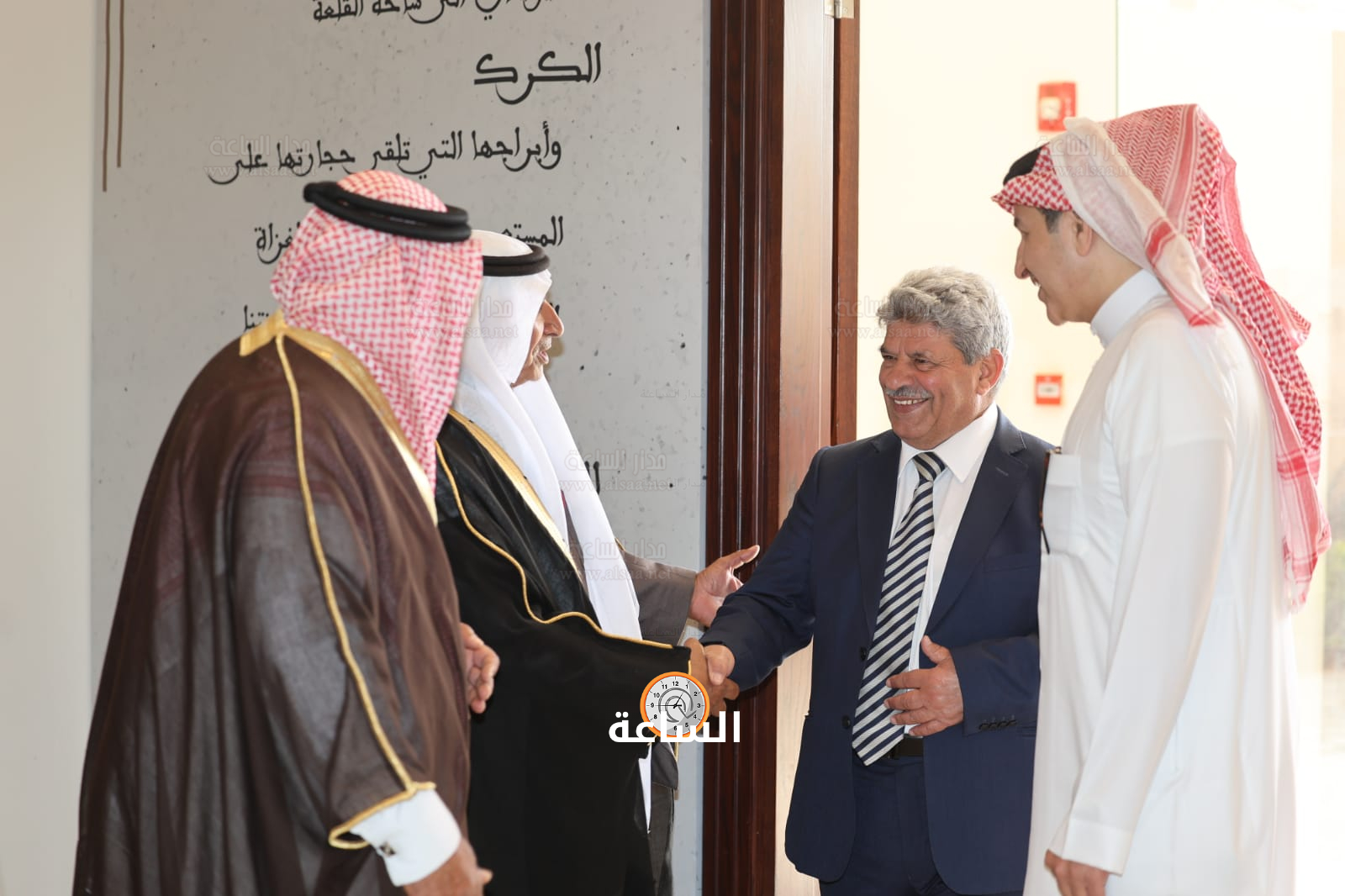 Madar Al-Saa Images 0.515264378623467