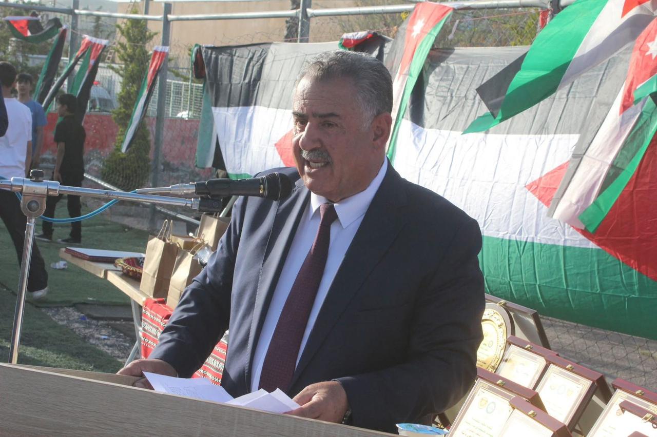 Madar Al-Saa Images 0.43764041459213776