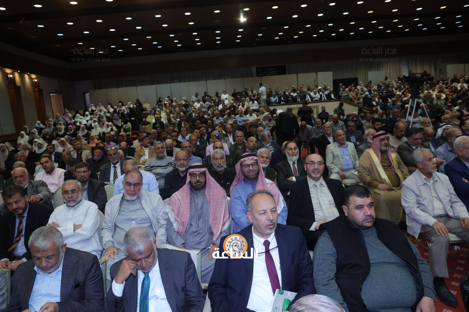 Madar Al-Saa Images 0.3705243238769892